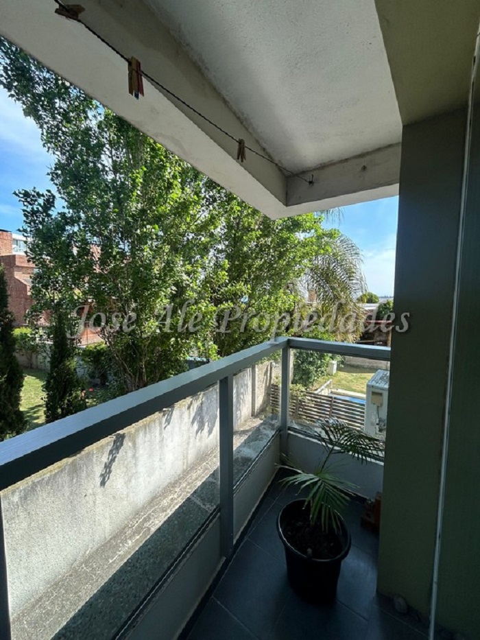 Imagen 8 de Lindo departamento (Mono-Ambiente), a solo metros de Rambla Costanera, hermosa zona residencial.