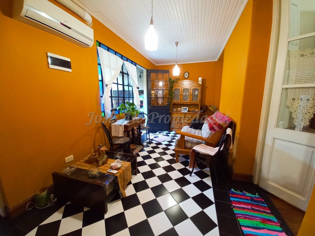 Imagen 4 de Hermosa casa ubicada en pleno centro de la ciudad, a metros del parque de Afe, casco histórico y a pasos de todos los servicios.