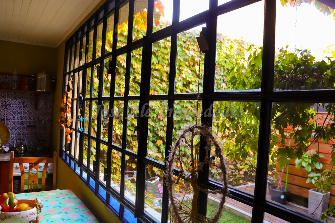 Imagen 1 de Hermosa casa ubicada en pleno centro de la ciudad, a metros del parque de Afe, casco histórico y a pasos de todos los servicios.