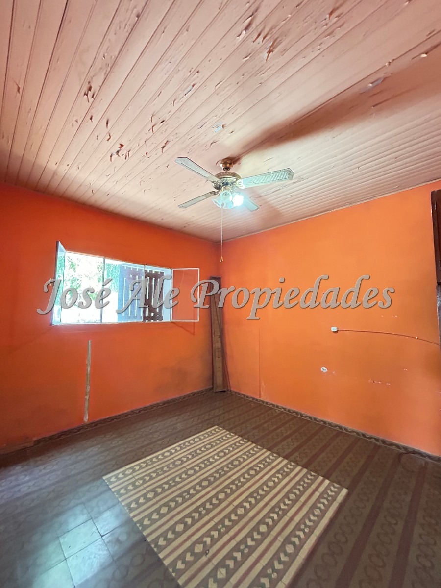 Imagen 6 de OPORTUNIDAD en Juan Lacaze, Colonia! Casa de 3 dormitorios con local independiente generando renta, a 2 cuadras de la playa.