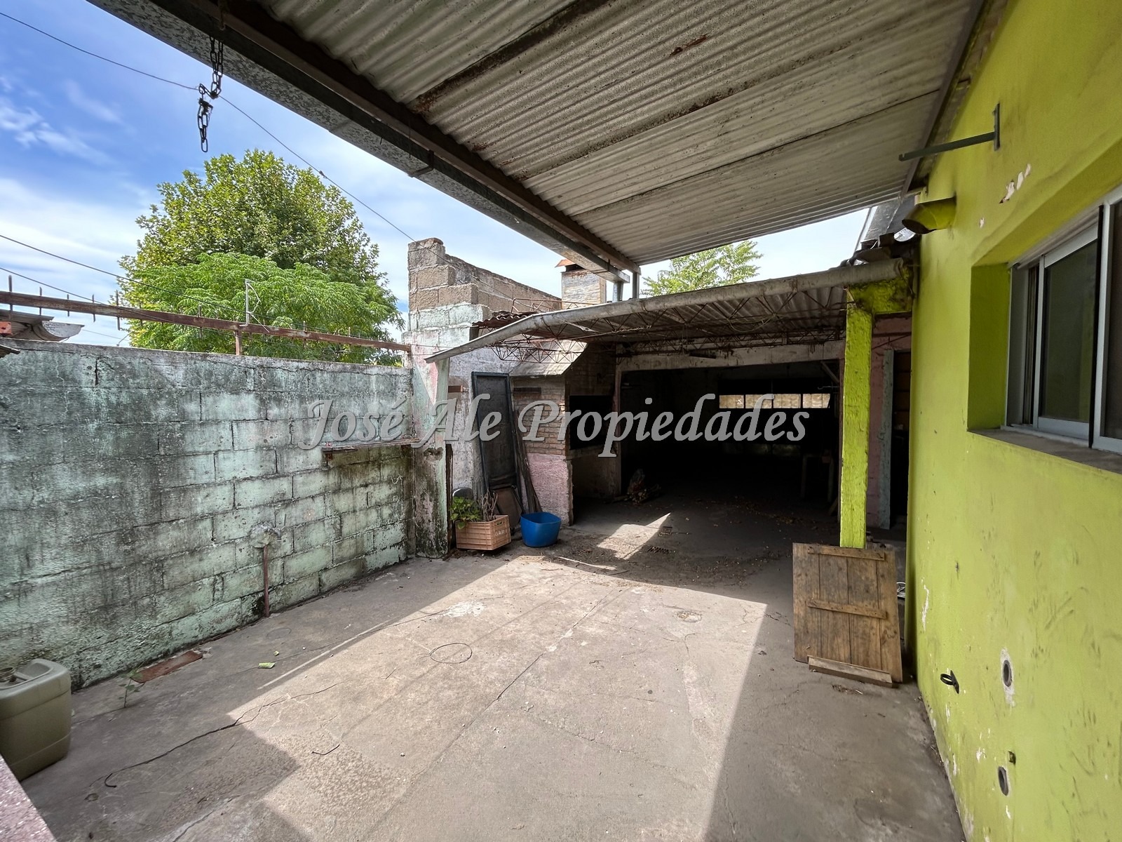 Imagen 8 de OPORTUNIDAD en Juan Lacaze, Colonia! Casa de 3 dormitorios con local independiente generando renta, a 2 cuadras de la playa.