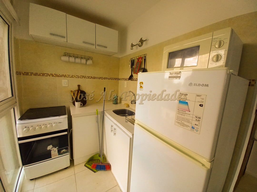 Imagen 8 de Departamento a corta distancia de Shopping y zona comercial de 2 Avenidas.