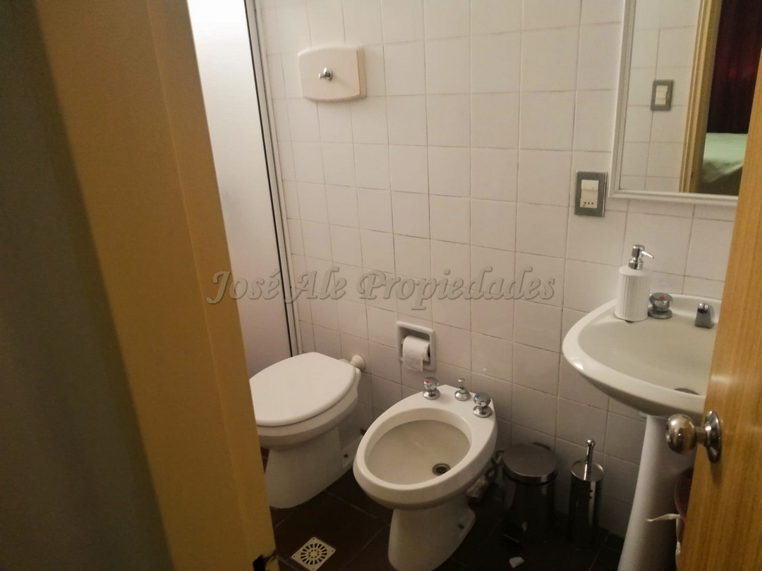 Imagen 8 de Muy lindo departamento ubicado a pasos del centro y todos los servicios a metros de Gral flores.