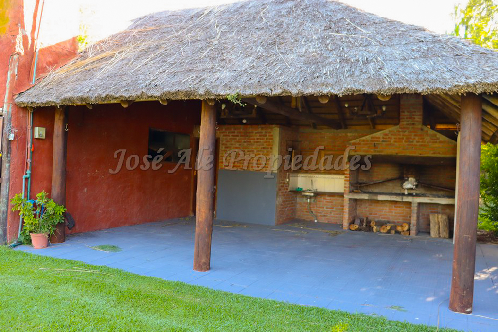 Imagen 7 de Amplio terreno de unos 5.000m2 con una hermosa y cómoda casa ubicada sobre ruta 1.