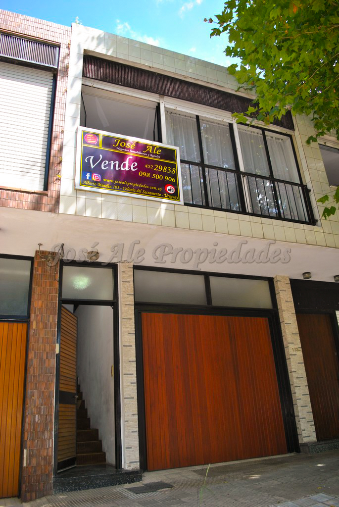 Imagen 1 de Importante propiedad en pleno centro de Colonia sobre Avda. Artigas, a metros de Gral. Flores.