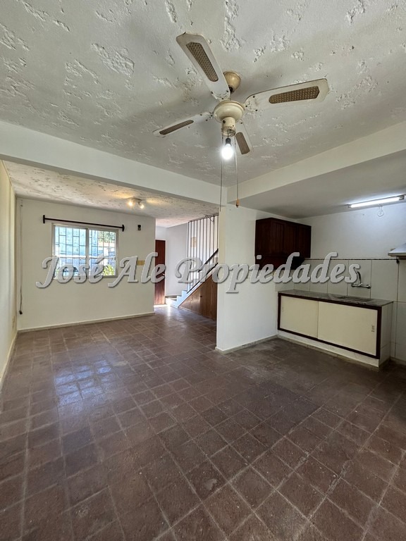 Imagen 4 de Vivienda con departamento ubicada en Complejo habitacional L22.