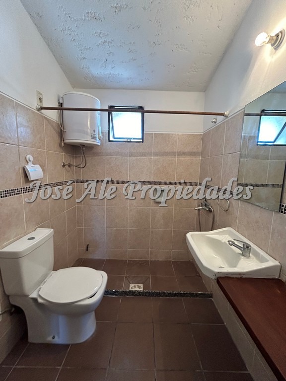 Imagen 6 de Vivienda con departamento ubicada en Complejo habitacional L22.