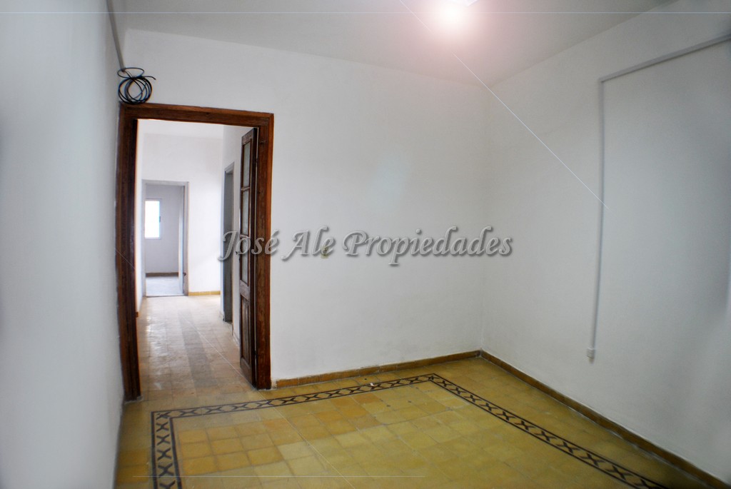 Imagen 1 de Propiedad en pleno centro de Colonia. Sobre Avenida Artigas, a pasos de todos los servicios.