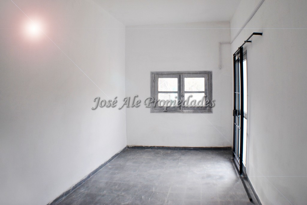 Imagen 3 de Propiedad en pleno centro de Colonia. Sobre Avenida Artigas, a pasos de todos los servicios.