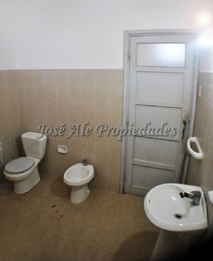 Imagen 4 de Propiedad en pleno centro de Colonia. Sobre Avenida Artigas, a pasos de todos los servicios.