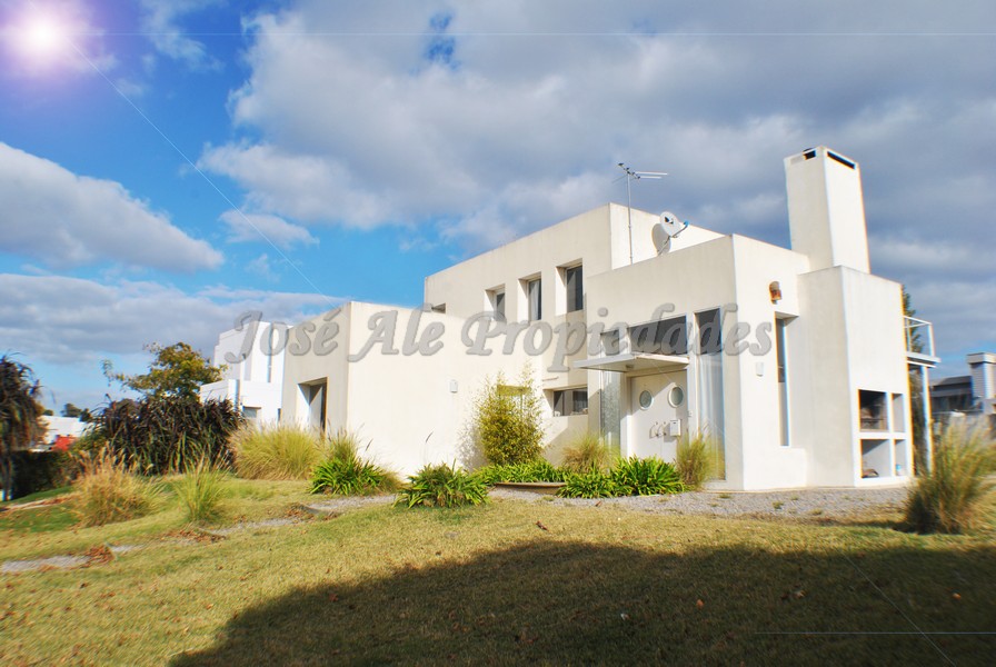 Imagen 2 de Propiedad ubicada en Barrio Sheraton Colonia Golf & Spa Resort.