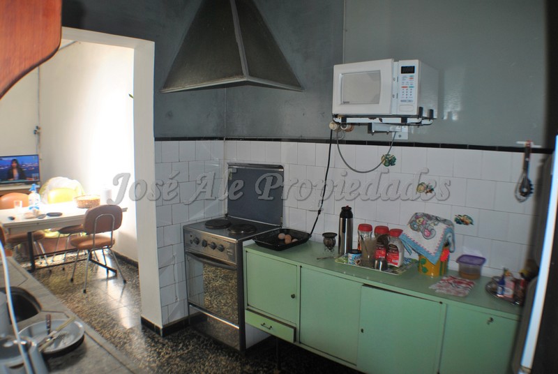 Imagen 6 de Hermosa casa ubicada en pleno casco histórico y a 50m del parte de Afe y muralla de la ciudad vieja, a paso de todos los servicios.