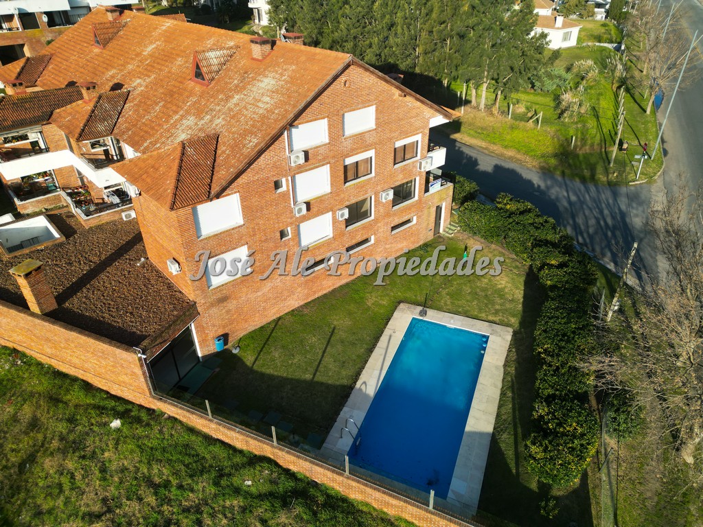 Imagen 9 de EN VENTA Y EN ALQUILER Magnífico departamento ubicado en Rambla Costanera de Colonia del Sacramento.