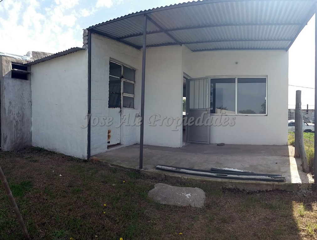 Imagen 1 de Casa de dos Dormitorios ubicada zona Real de San Carlos.