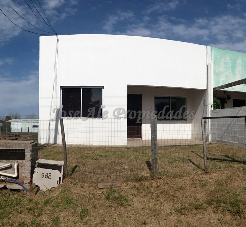 Imagen 2 de Casa de dos Dormitorios ubicada zona Real de San Carlos.