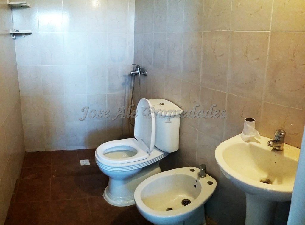 Imagen 5 de Casa de dos Dormitorios ubicada zona Real de San Carlos.