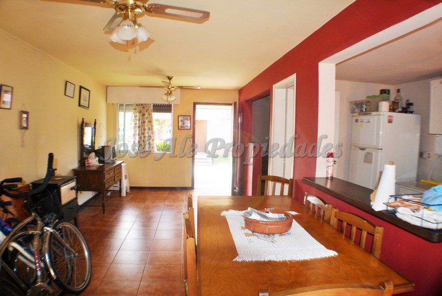 Imagen 3 de Impecable vivienda ubicada en zona balnearia y tranquila, a solo metros de Rambla y Playas de Colonia del Sacramento.