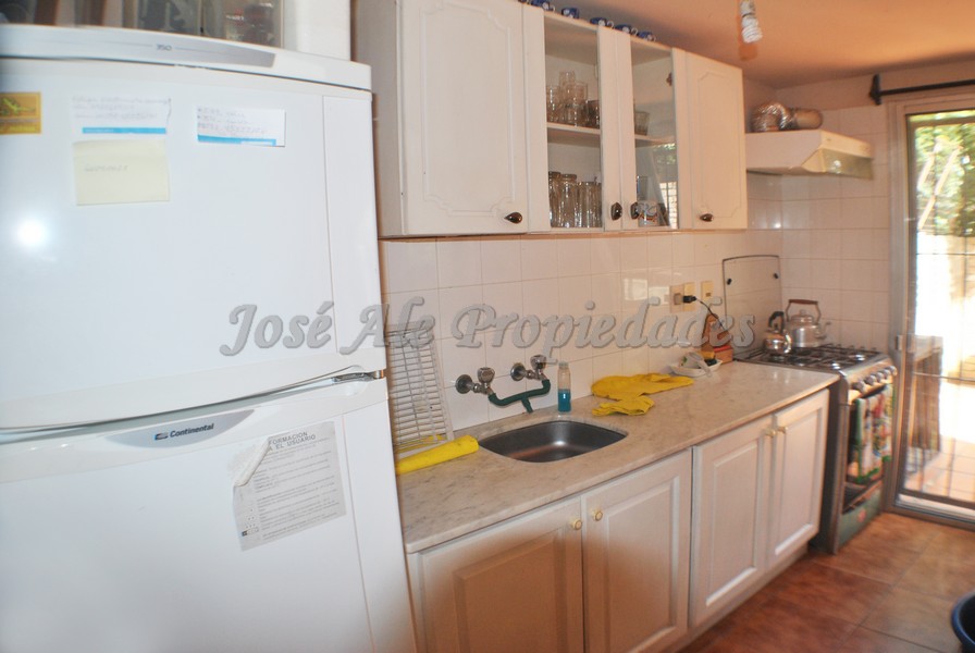 Imagen 7 de Impecable vivienda ubicada en zona balnearia y tranquila, a solo metros de Rambla y Playas de Colonia del Sacramento.