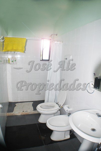 Imagen 8 de Impecable vivienda ubicada en zona balnearia y tranquila, a solo metros de Rambla y Playas de Colonia del Sacramento.