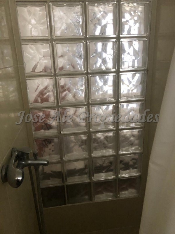 Imagen 10 de Apto completamente equipado a pasos de Av Principal Gral Flores y a metros de todos los servicios.