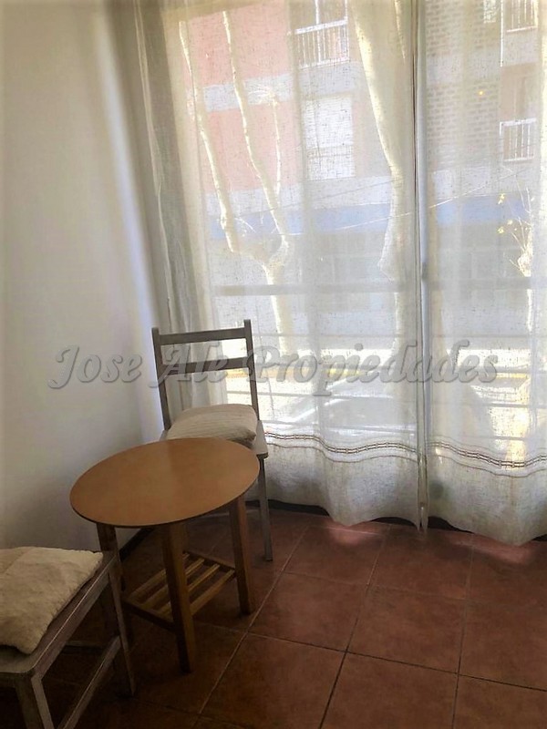 Imagen 4 de Apto completamente equipado a pasos de Av Principal Gral Flores y a metros de todos los servicios.