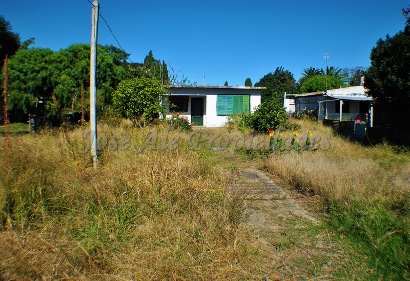 Imagen 1 de Propiedad a reciclar Estratégicamente ubicada a metros de la Avenida Luis Alberto de Herrera, en zona con importante potencial.
