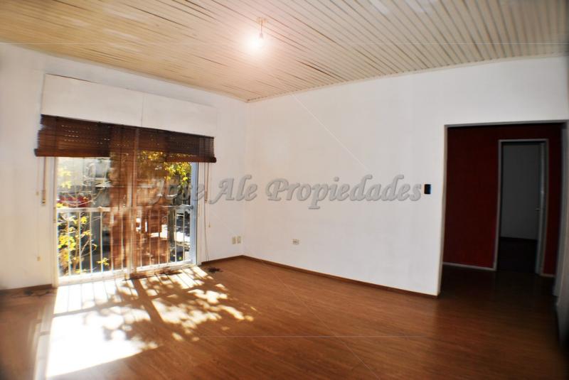 Impecable y luminoso departamento ubicado en pleno centro de Colonia del Sacramento.