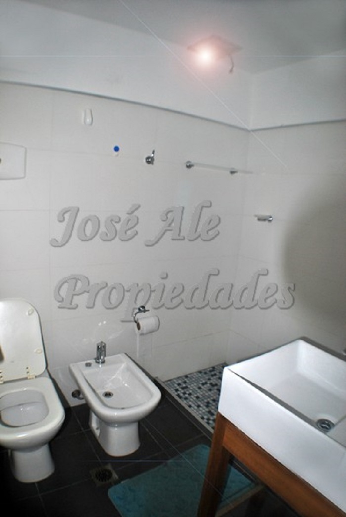 Imagen 8 de Lindo departamento (Mono-Ambiente), a solo metros de Rambla Costanera, hermosa zona residencial.