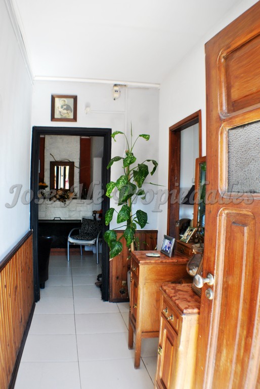 Imagen 2 de Coqueta propiedad a pasos de Avenida Luis Alberto de Herrera, próxima a todos los servicios, zona El Rutero.