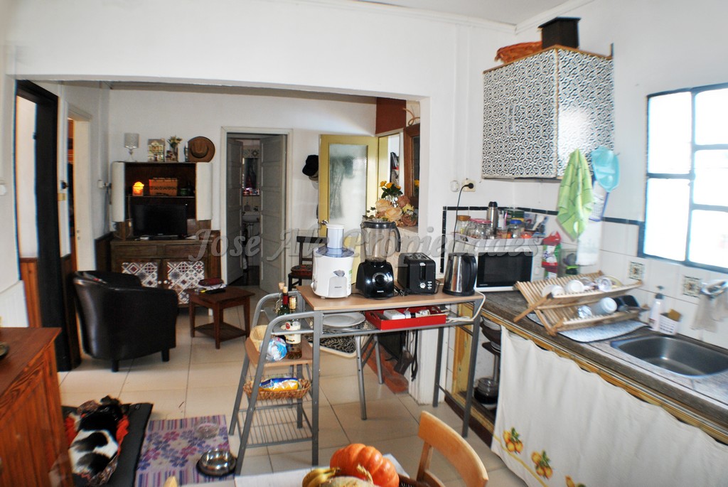 Imagen 4 de Coqueta propiedad a pasos de Avenida Luis Alberto de Herrera, próxima a todos los servicios, zona El Rutero.