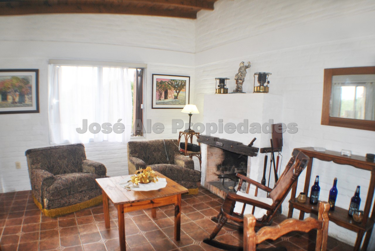 Imagen 6 de Hermosa propiedad en esquina semi amoblada, ubicada en esquina, zona Real de San Carlos, próxima a plaza de toros.