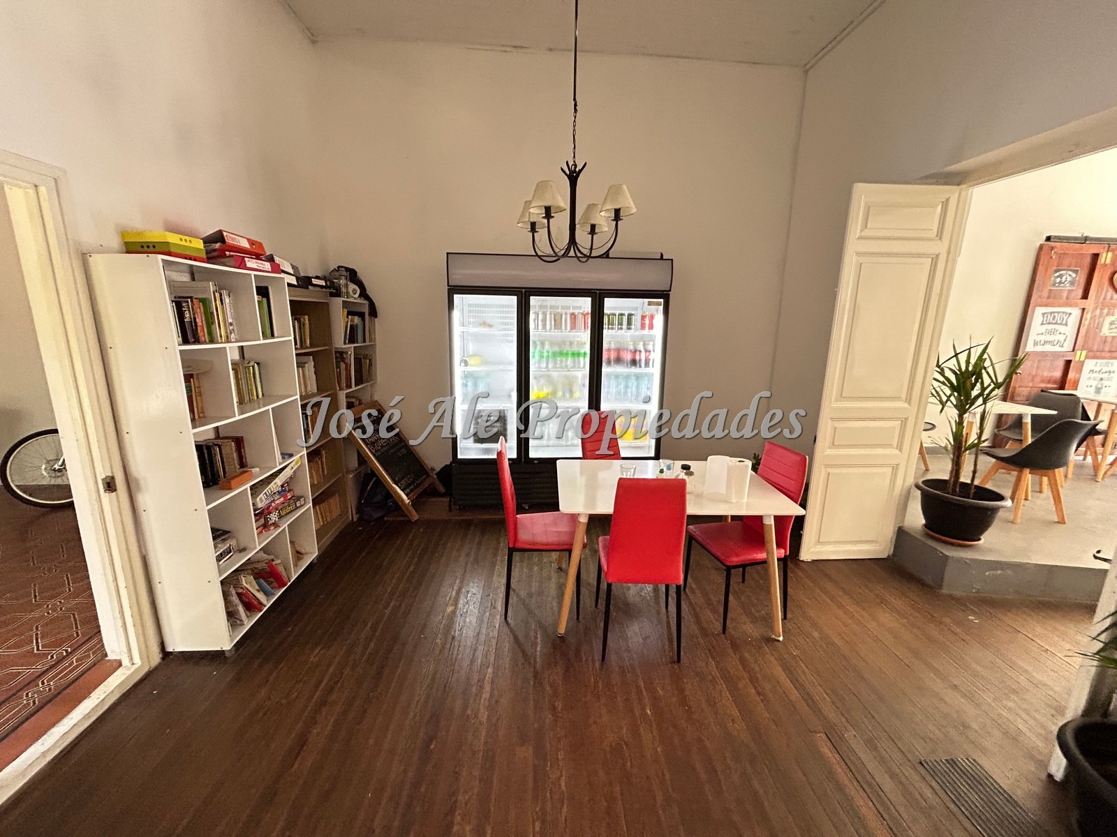 Imagen 5 de Importante propiedad de 4 dormitorios con local comercial, ubicada en el corazón del Barrio Histórico, Colonia.