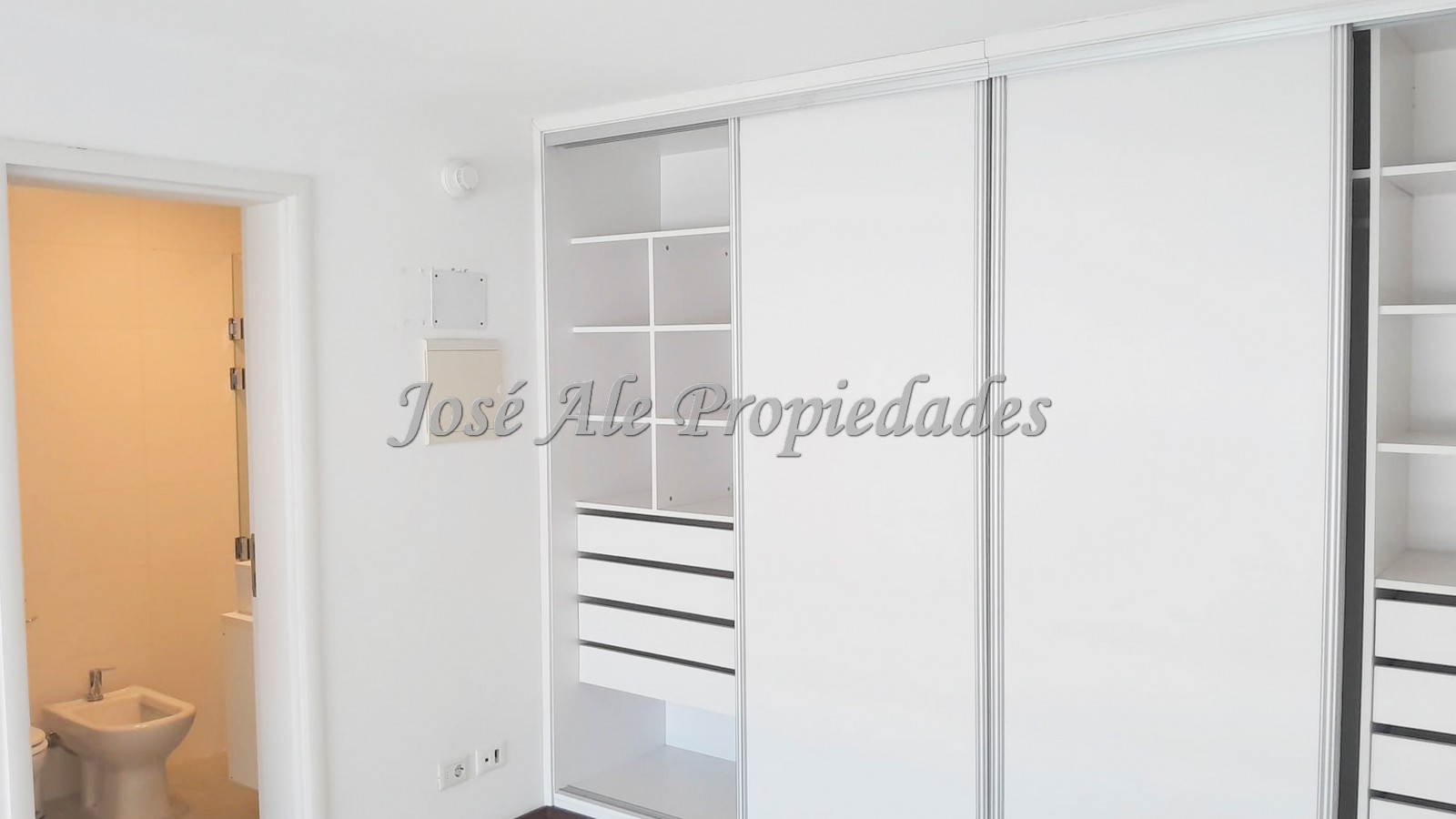 Imagen 7 de Hermoso apartamento ubicado en la Rambla Costanera, Colonia.