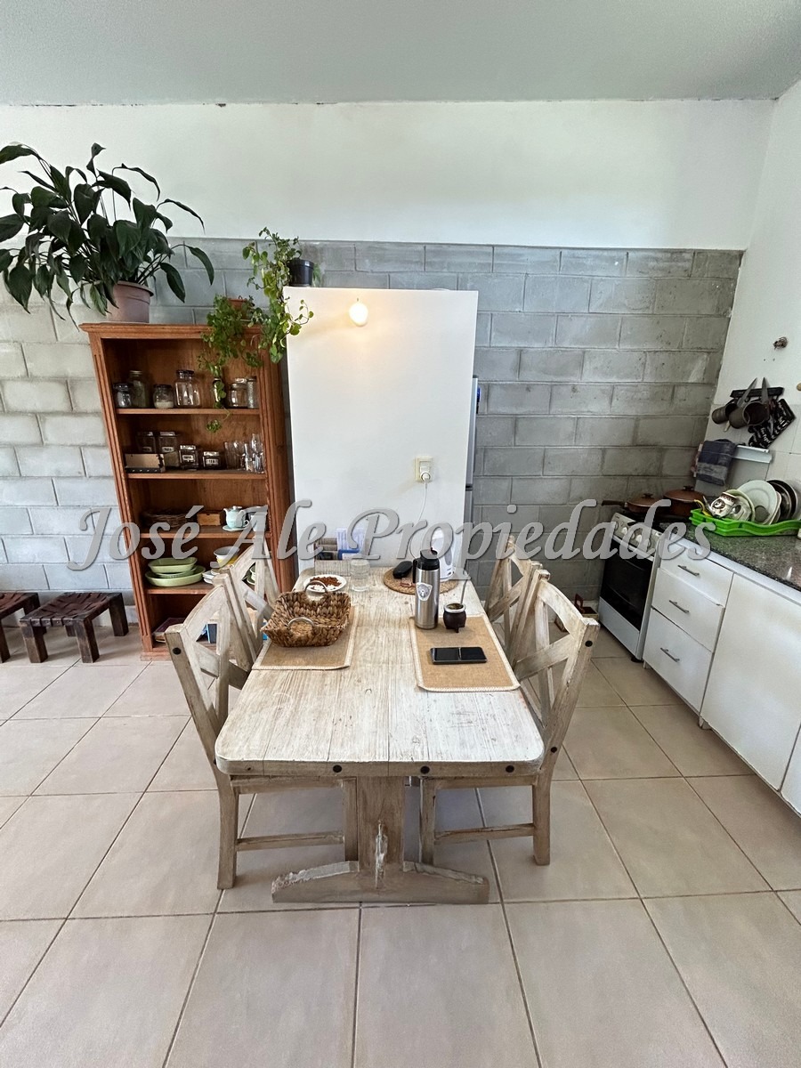 Imagen 3 de Propiedad de 2 dormitorios en Real de San Carlos, a pasos de todos los servicios y de transporte público, Zona de UDE.