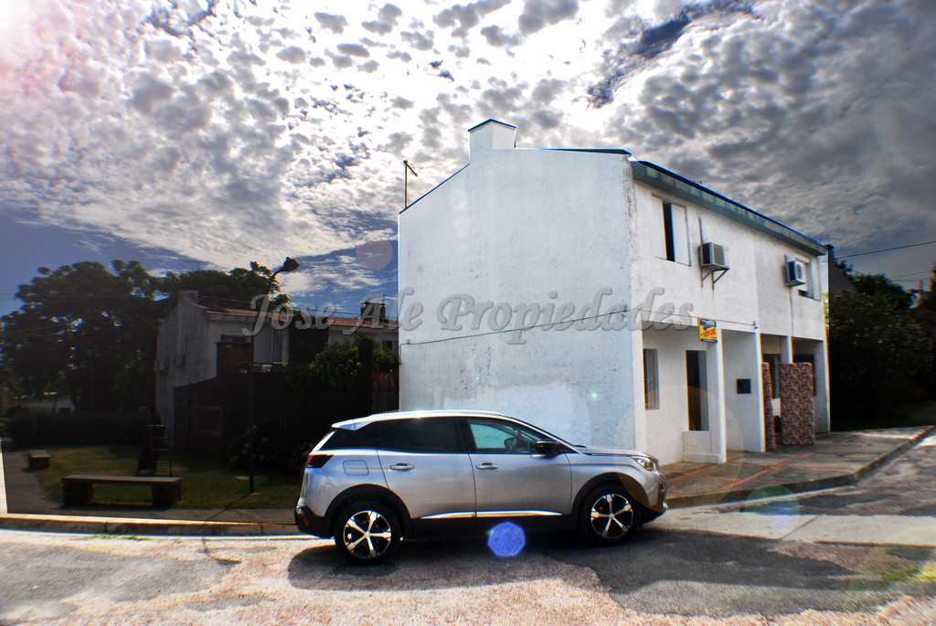 Imagen 1 de Impecable Dúplex ubicado en Complejo Habitacional L16, estratégicamente ubicada a paso de todos los servicios.