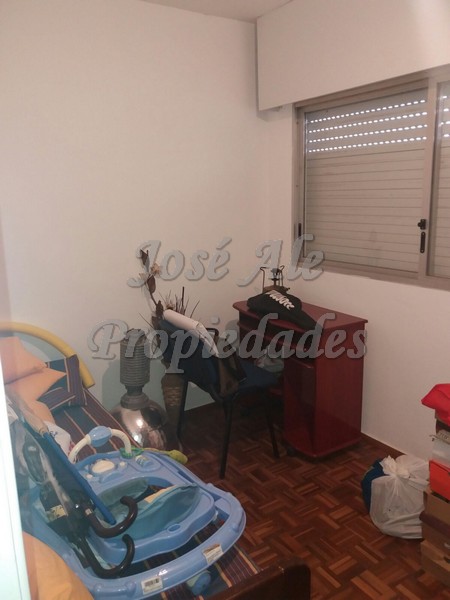 Imagen 10 de Departamento de grandes dimensiones ubicado sobre Gral. Flores.