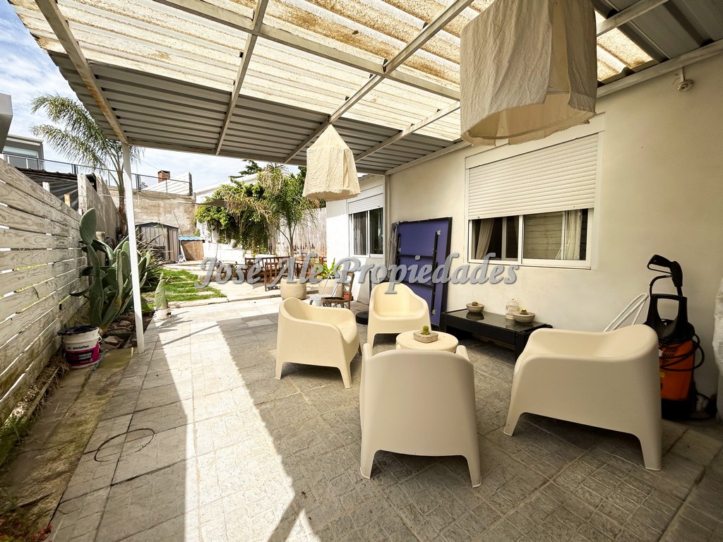 Imagen 3 de Hermosa y moderna propiedad ubicada a solo metros de Rambla y Playas de Colonia del Sacramento.