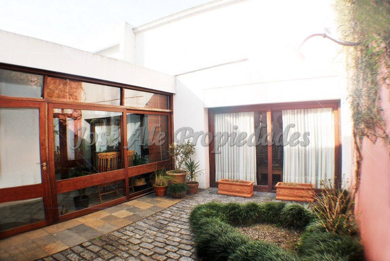 Imagen 9 de Espectacular propiedad de gran metraje en pleno centro de Colonia del Sacramento.