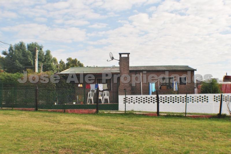 2 Casas y un Galpón en el mismo padrón,  a metros de Ruta n 21 y a solo minutos del centro de Colonia del Sacramento.
