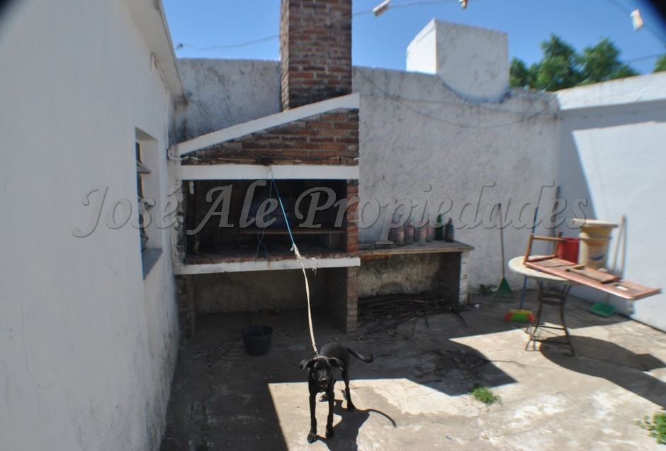 Imagen 8 de Casa a pasos del centro de Colonia del Sacramento, Terminal de ómnibus y Puerto.