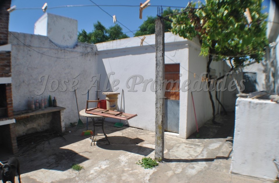 Imagen 9 de Casa a pasos del centro de Colonia del Sacramento, Terminal de ómnibus y Puerto.