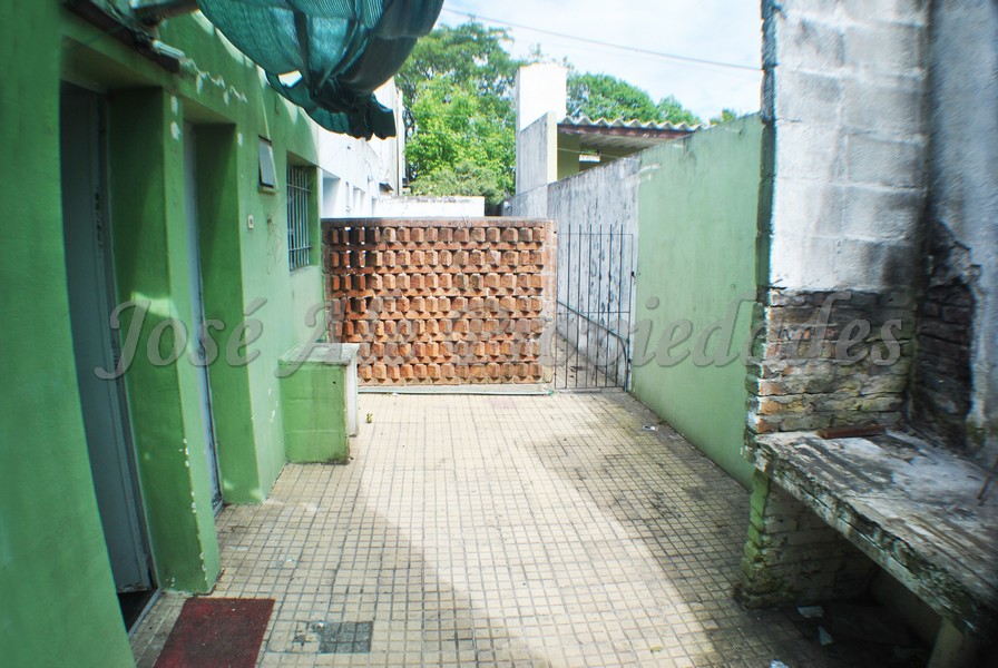 Imagen 1 de Depto al fondo, a pasos del centro de Colonia.