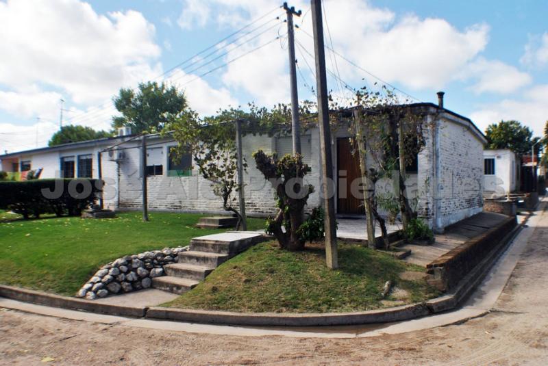 Vivienda LC9 (Real de San Carlos) en esquina.