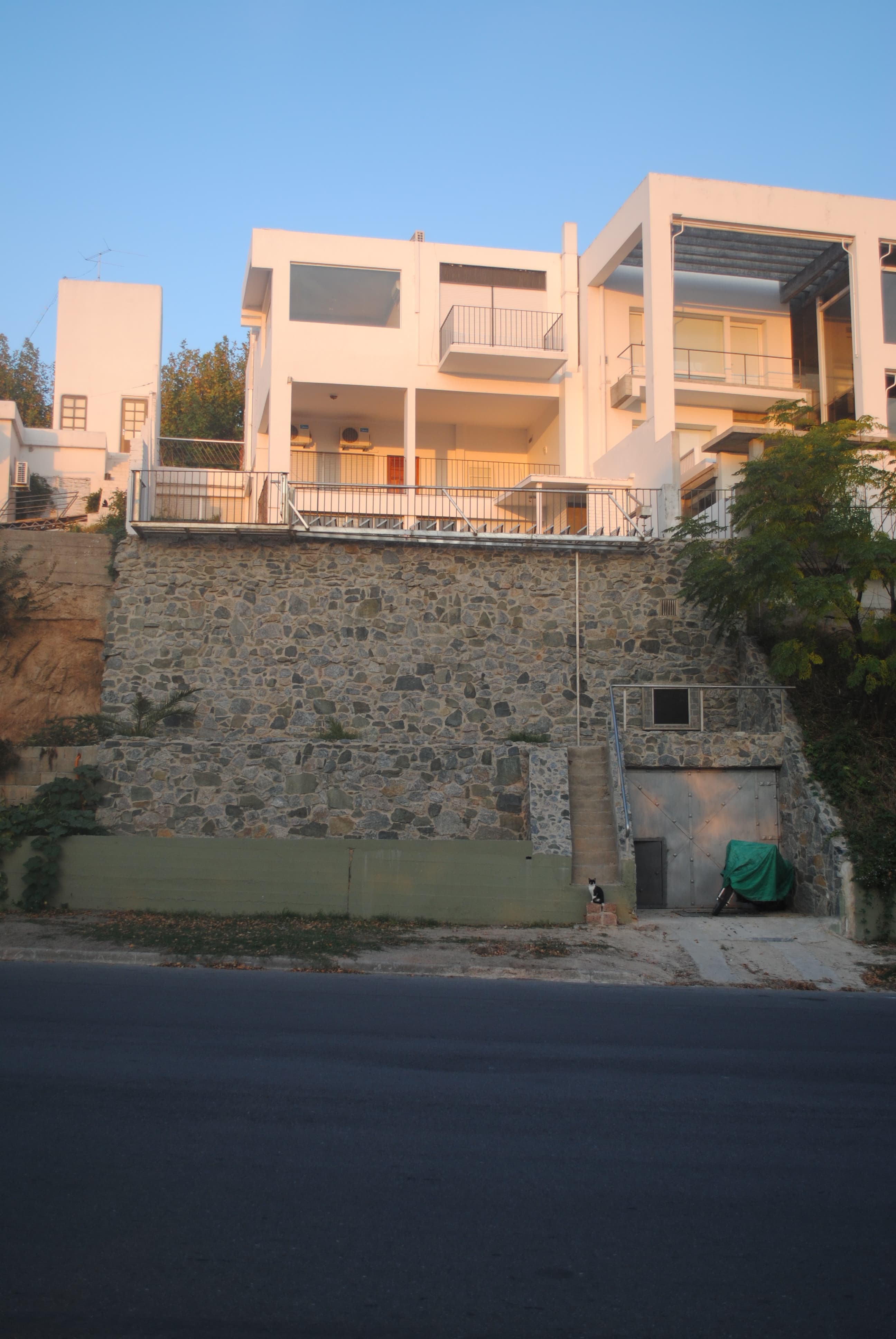 Imagen 1 de Casa de 3 plantas con vista privilegiada a la Rambla y la bahía.