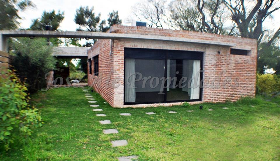 Imagen 2 de Magnífica propiedad en zona balnearia, a metros de Rambla Costanera de Colonia del Sacramento.