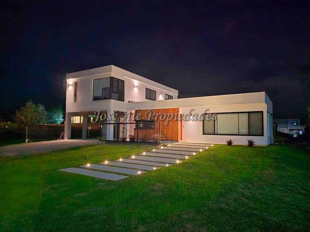 Imagen 3 de Importante propiedad a estrenar en barrio Sheraton, frente a una de las playas más tranquilas de Colonia del Sacramento.