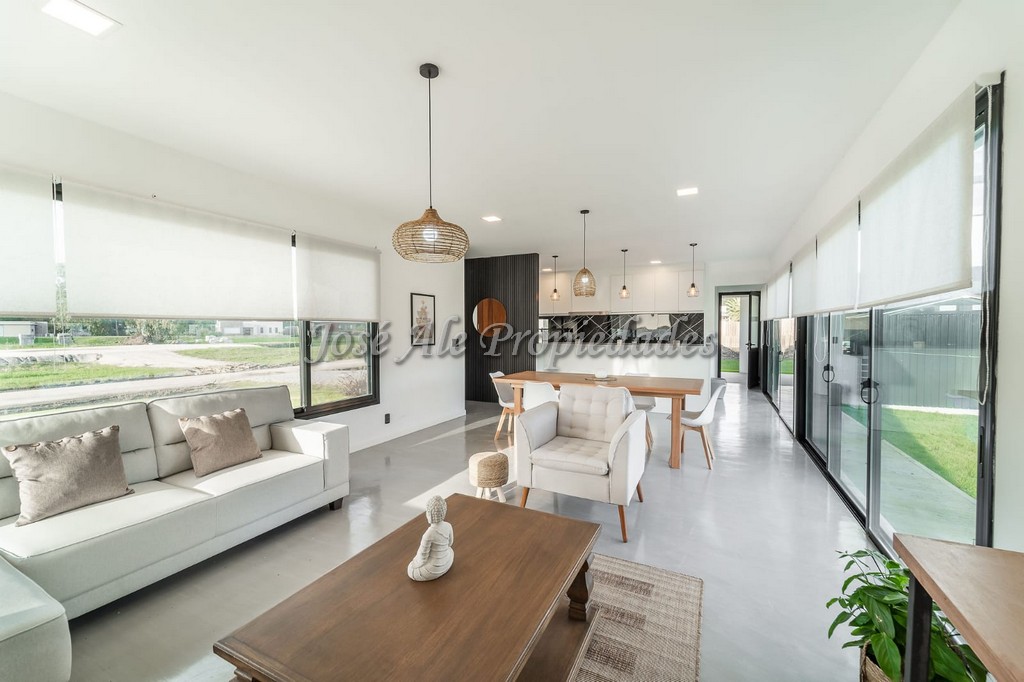 Imagen 4 de Importante propiedad a estrenar en barrio Sheraton, frente a una de las playas más tranquilas de Colonia del Sacramento.