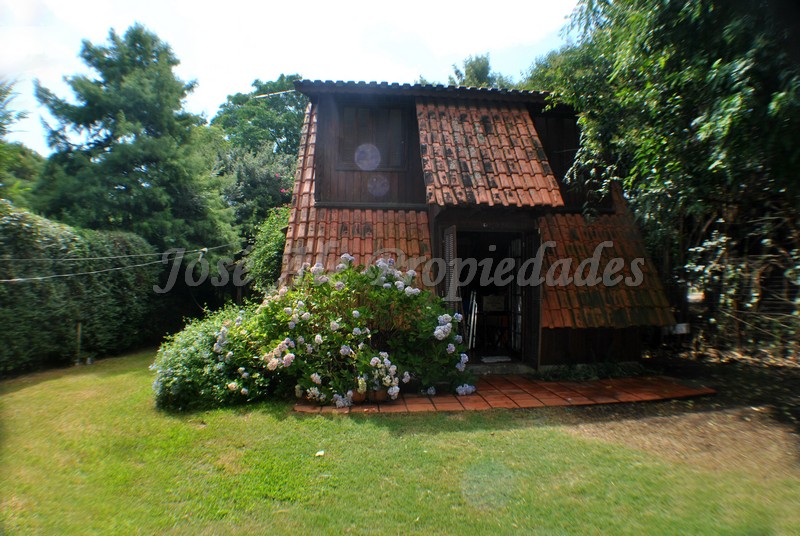 Imagen 2 de Coqueta cabaña a solo metros de Rambla y Playas de Colonia (zona parrilleros).