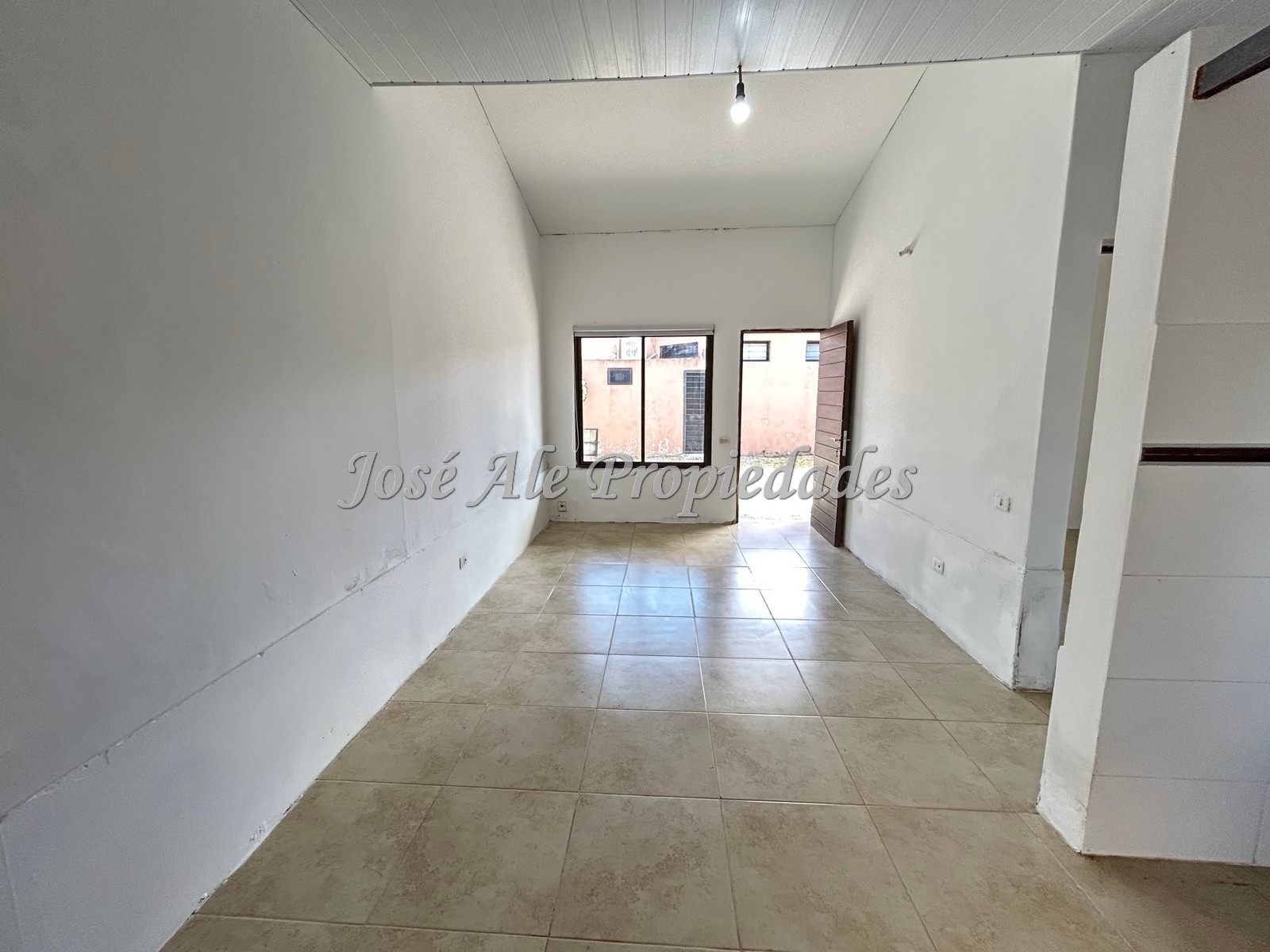 Imagen 3 de Apartamento de 1 dormitorio ubicado a metros de la Plaza de Toros, Colonia.