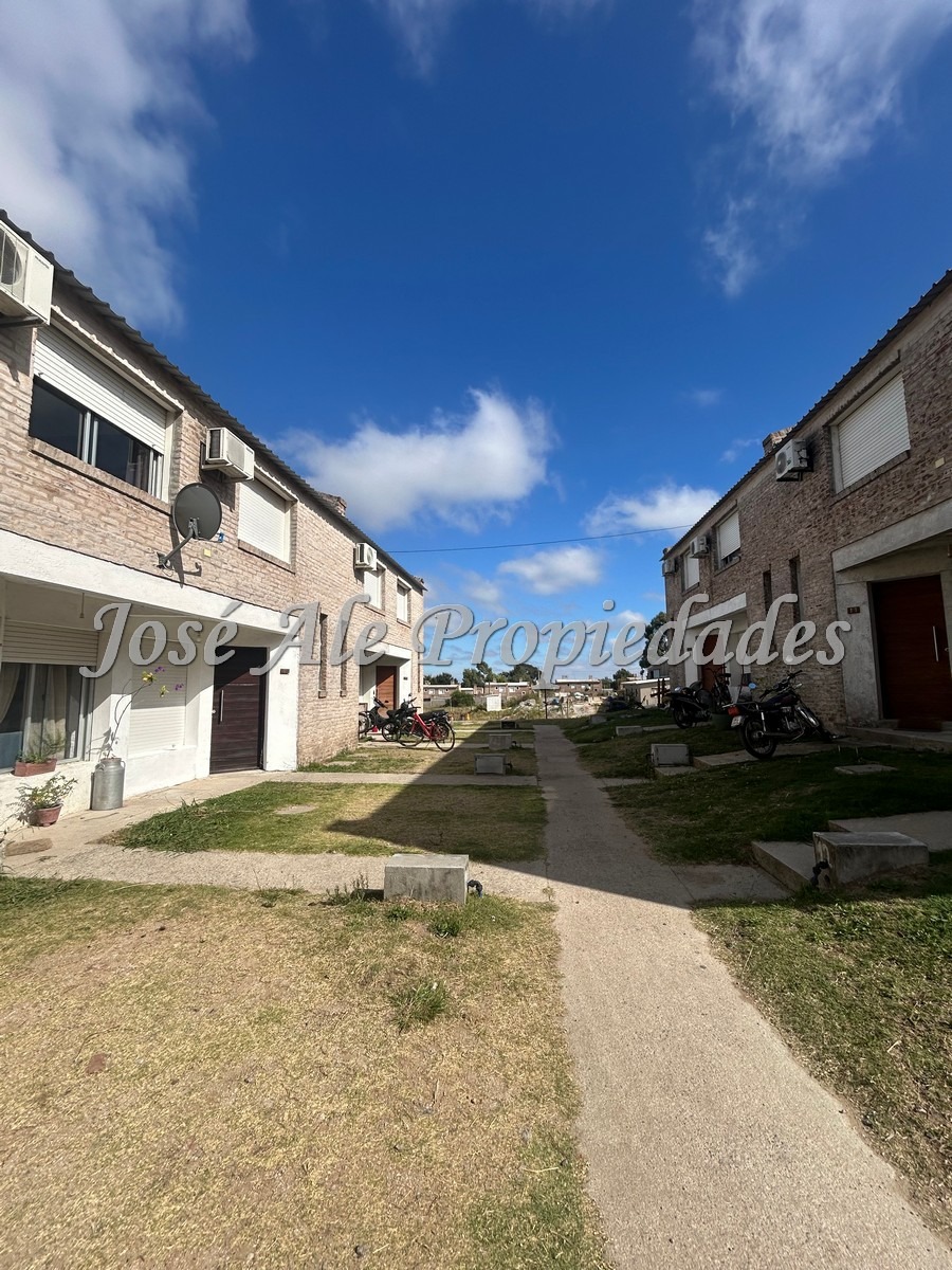 Imagen 3 de Vivienda de 2 dormitorios ubicada en esquina en el General, Colonia.
